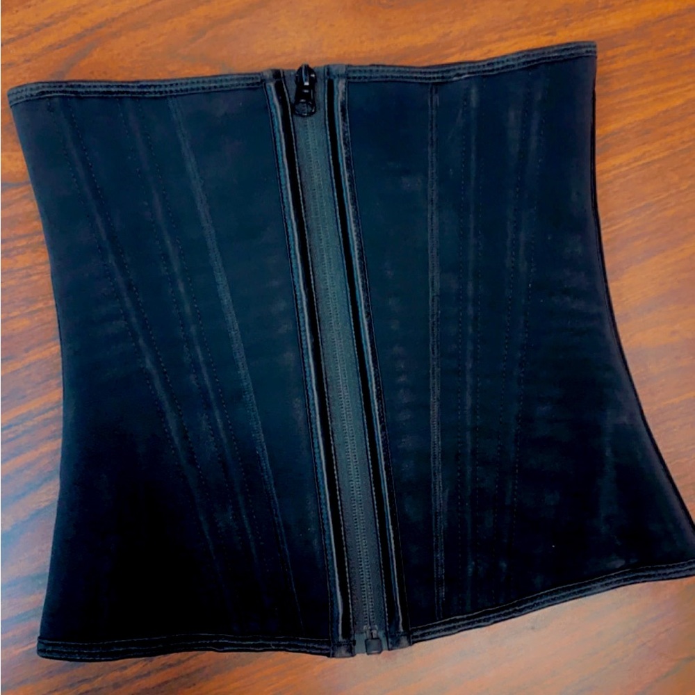 Premium breathable snug black hook and loop waist corset with zipper. New